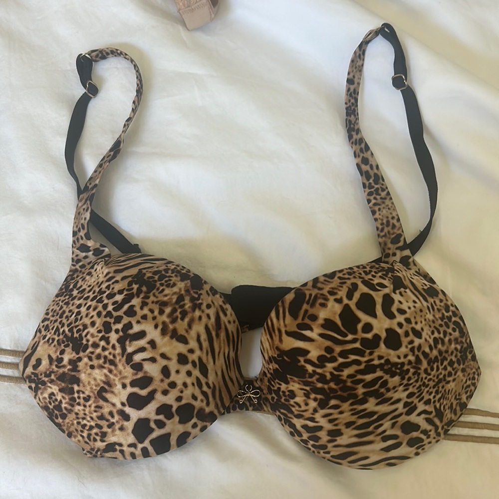 Victorias Secret leopard print plunge push-up bra